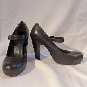 Martin + Osa dark brown leather Mary Jane pumps size 6 1/2